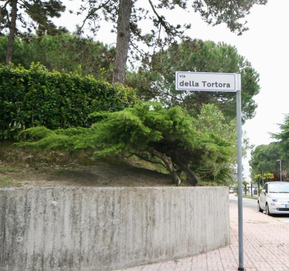 Ba- Tintoretto Apartments - Lignano Sabbiadoro Exterior photo