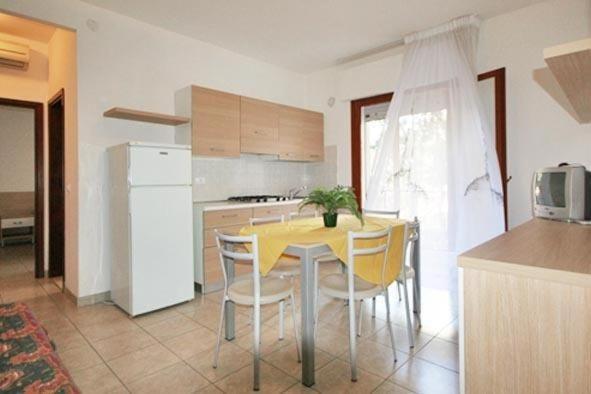 Ba- Tintoretto Apartments - Lignano Sabbiadoro Exterior photo